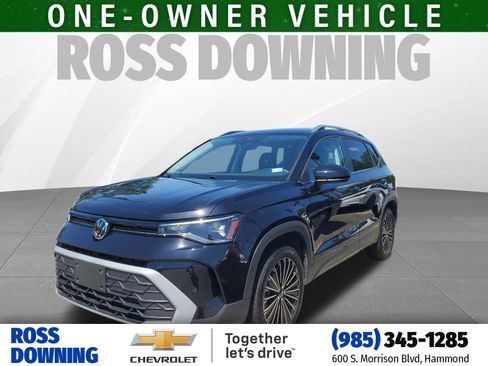 Used 2025 Volkswagen Taos SE FWD image 1