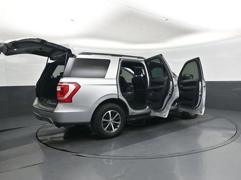 Used 2019 Ford Expedition XLT w/ Equipment Group 201A AWD/4WD image 49