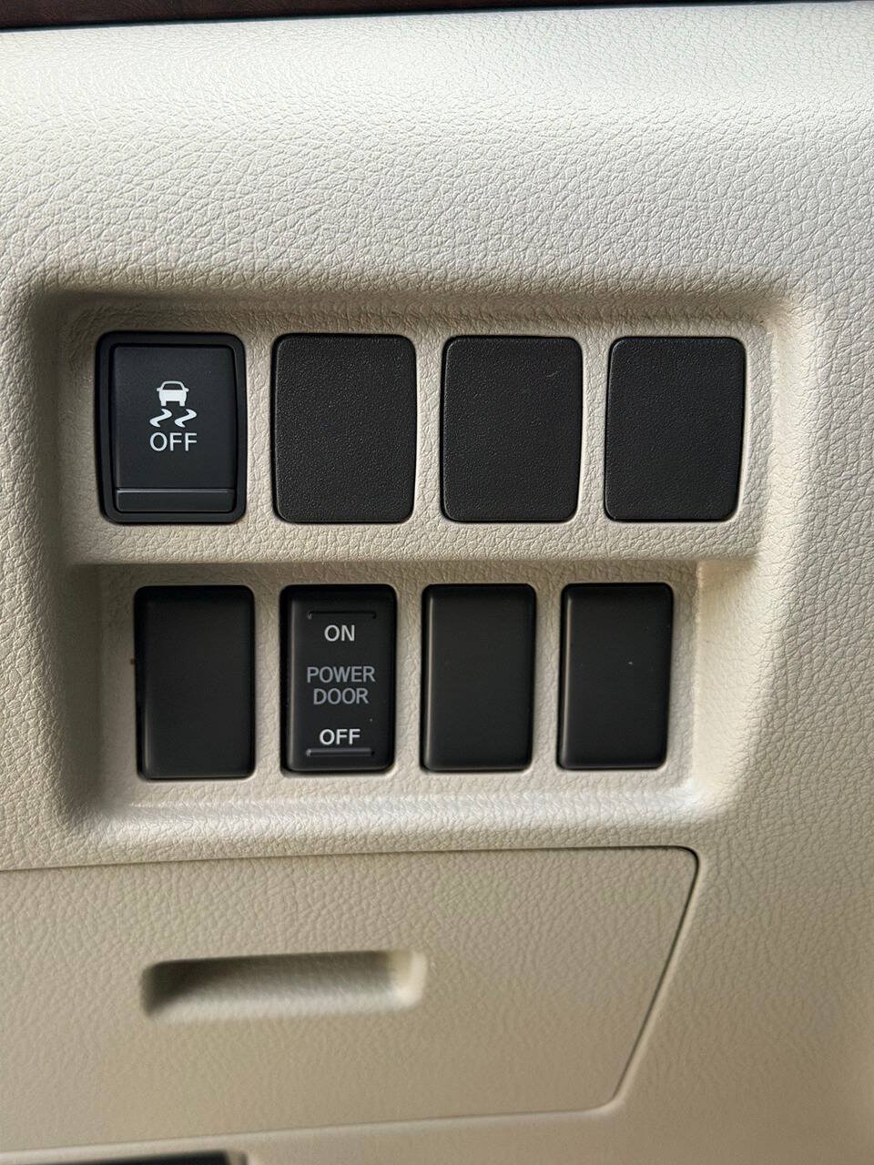 Used 2015 Nissan Quest SV w/ Leather Package FWD image 20