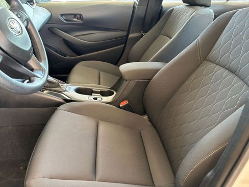 Used 2025 Toyota Corolla LE image 24