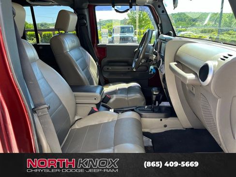 Used 2010 Jeep Wrangler Unlimited Sahara w/ Dual Top Group AWD/4WD image 24