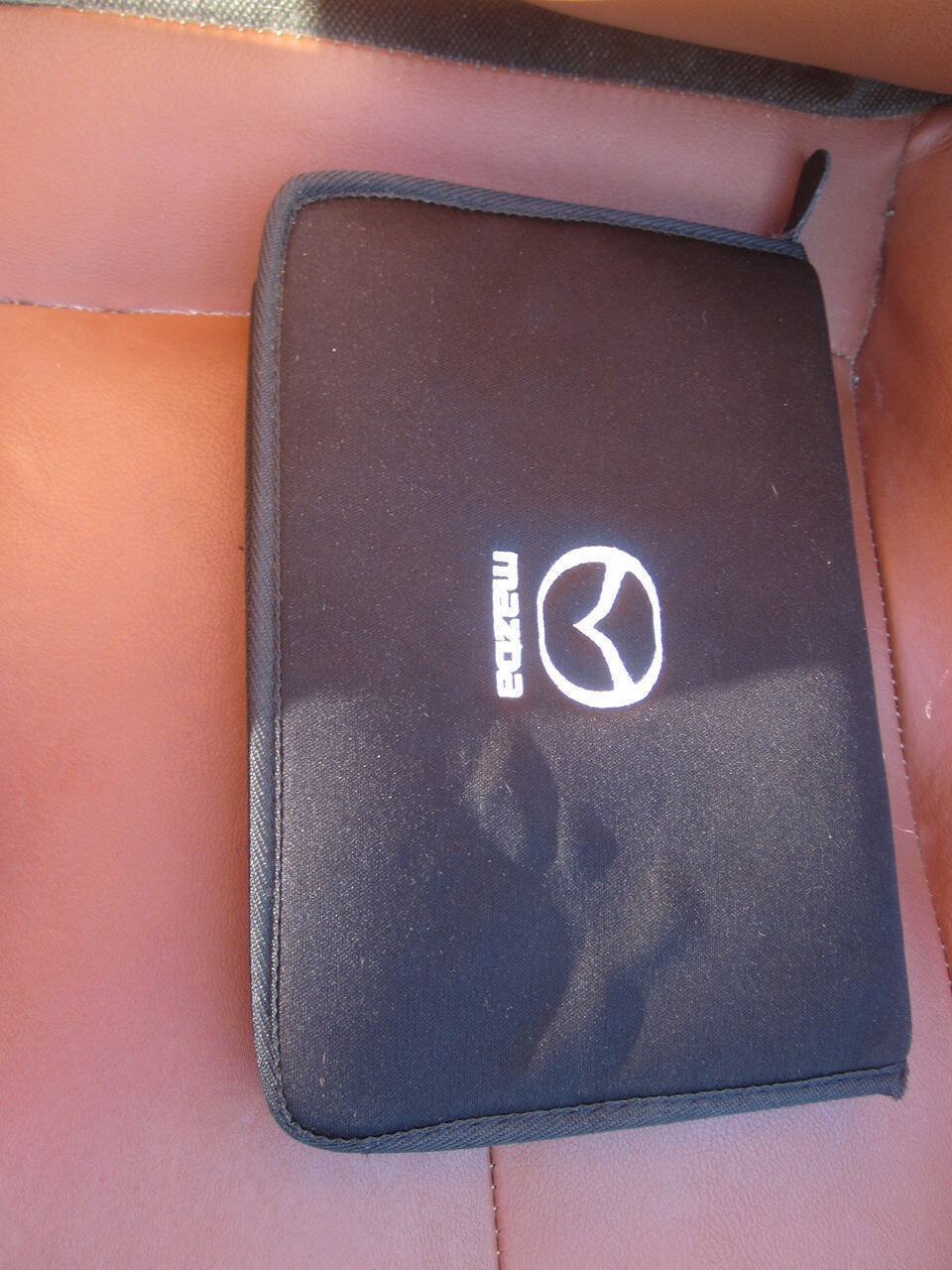 Used 2006 MAZDA MX-5 Miata Grand Touring RWD image 14