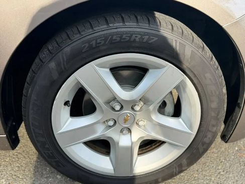 Used 2010 Chevrolet Malibu LS FWD image 22