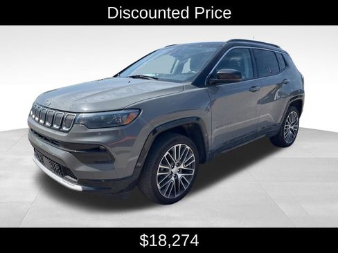 Used 2022 Jeep Compass Limited w/ Elite Group AWD/4WD image 3