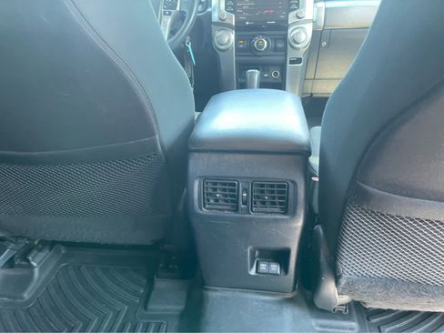 Used 2020 Toyota 4Runner SR5 AWD/4WD image 27