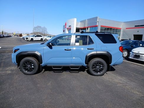 New 2026 Toyota 4Runner SR5 image 4