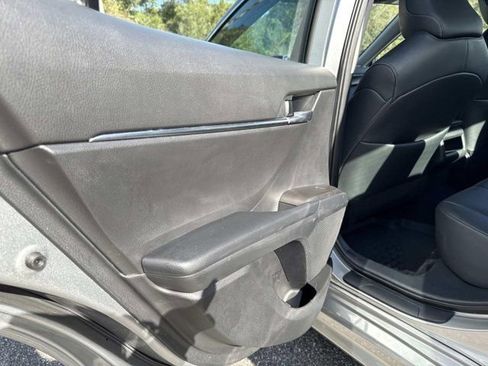 Used 2024 Toyota Camry SE image 13