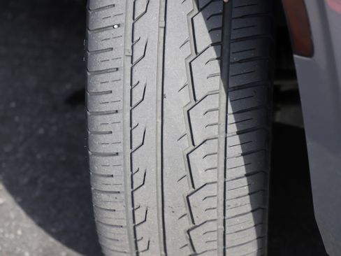 Used 2022 Chevrolet Suburban RST w/ Luxury Package image 3