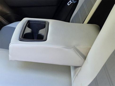 Used 2023 Toyota RAV4 Limited image 12