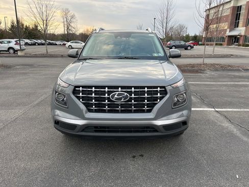 Used 2021 Hyundai Venue SEL w/ Cargo Package image 2
