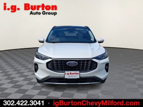 Used 2024 Ford Escape Platinum w/ Class II Trailer Tow Package AWD/4WD image 2