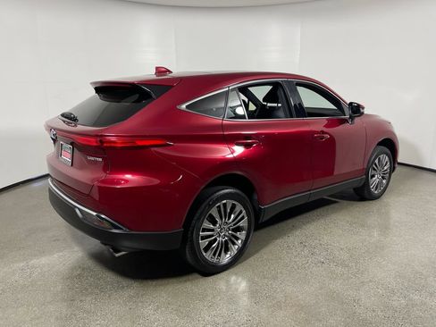 Certified 2024 Toyota Venza Limited AWD/4WD image 3