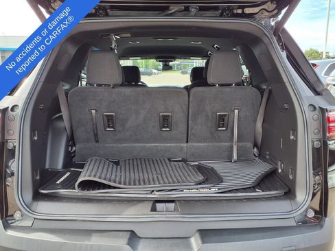 Used 2022 Chevrolet Traverse LT w/ LPO, Blackout Package AWD/4WD image 11