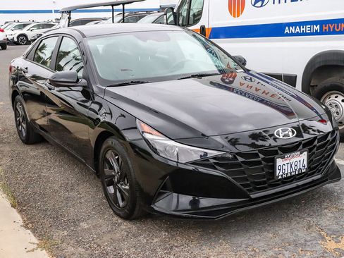 Used 2023 Hyundai Elantra SEL FWD image 12