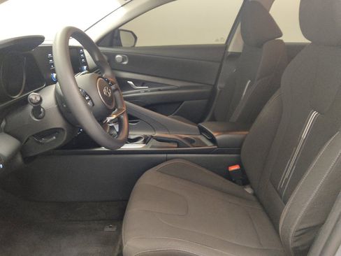 Used 2021 Hyundai Elantra SEL FWD image 17