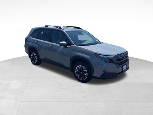 Used 2026 Subaru Forester Premium AWD/4WD image 2