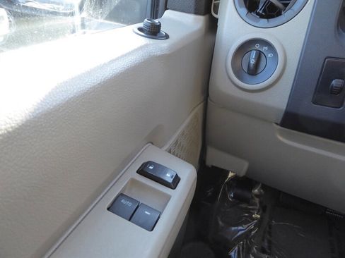 Used 2009 Ford E-350 and Econoline 350 XL image 14