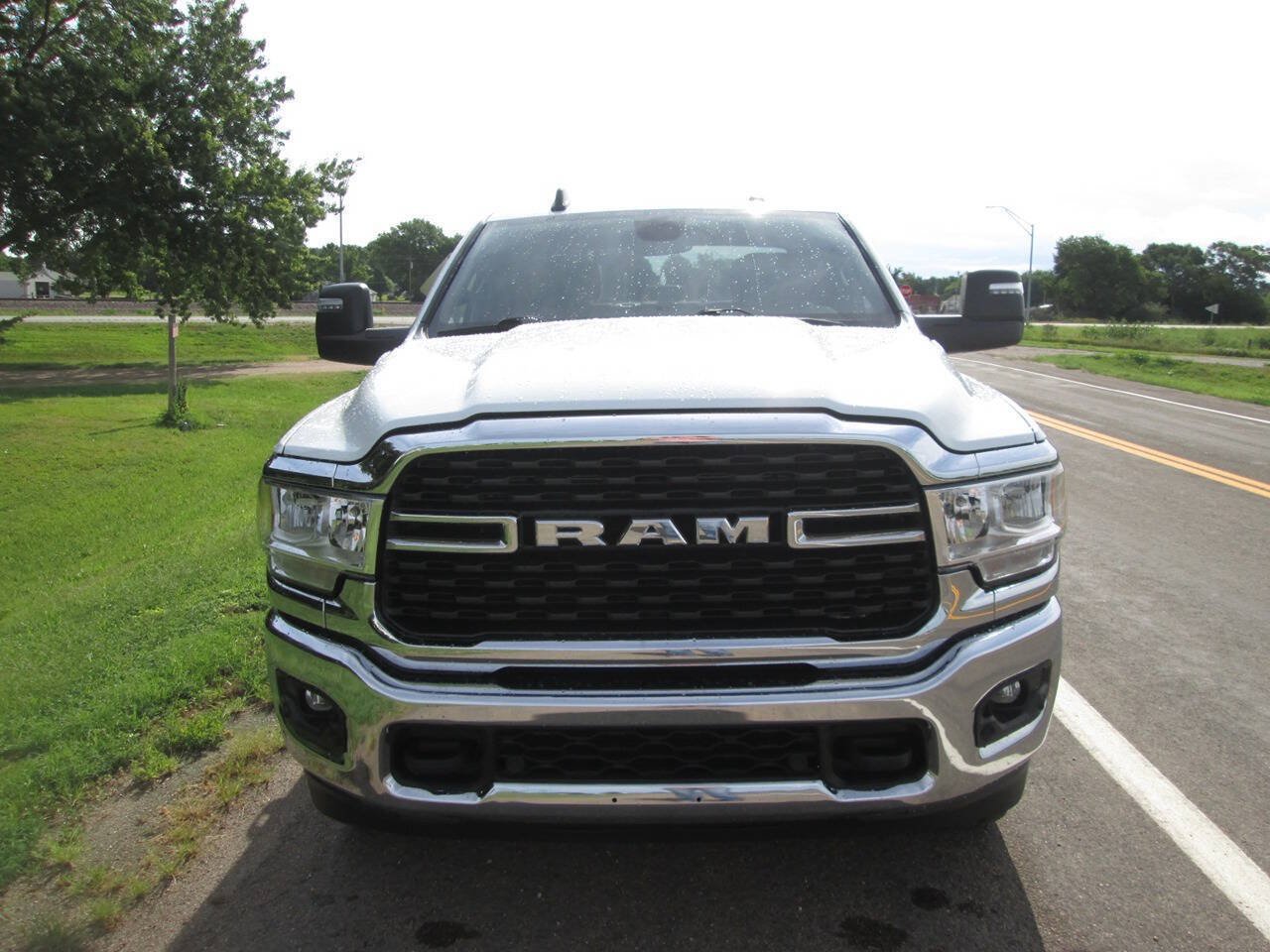 Used 2024 RAM 2500 Big Horn w/ Off Road Package AWD/4WD image 8