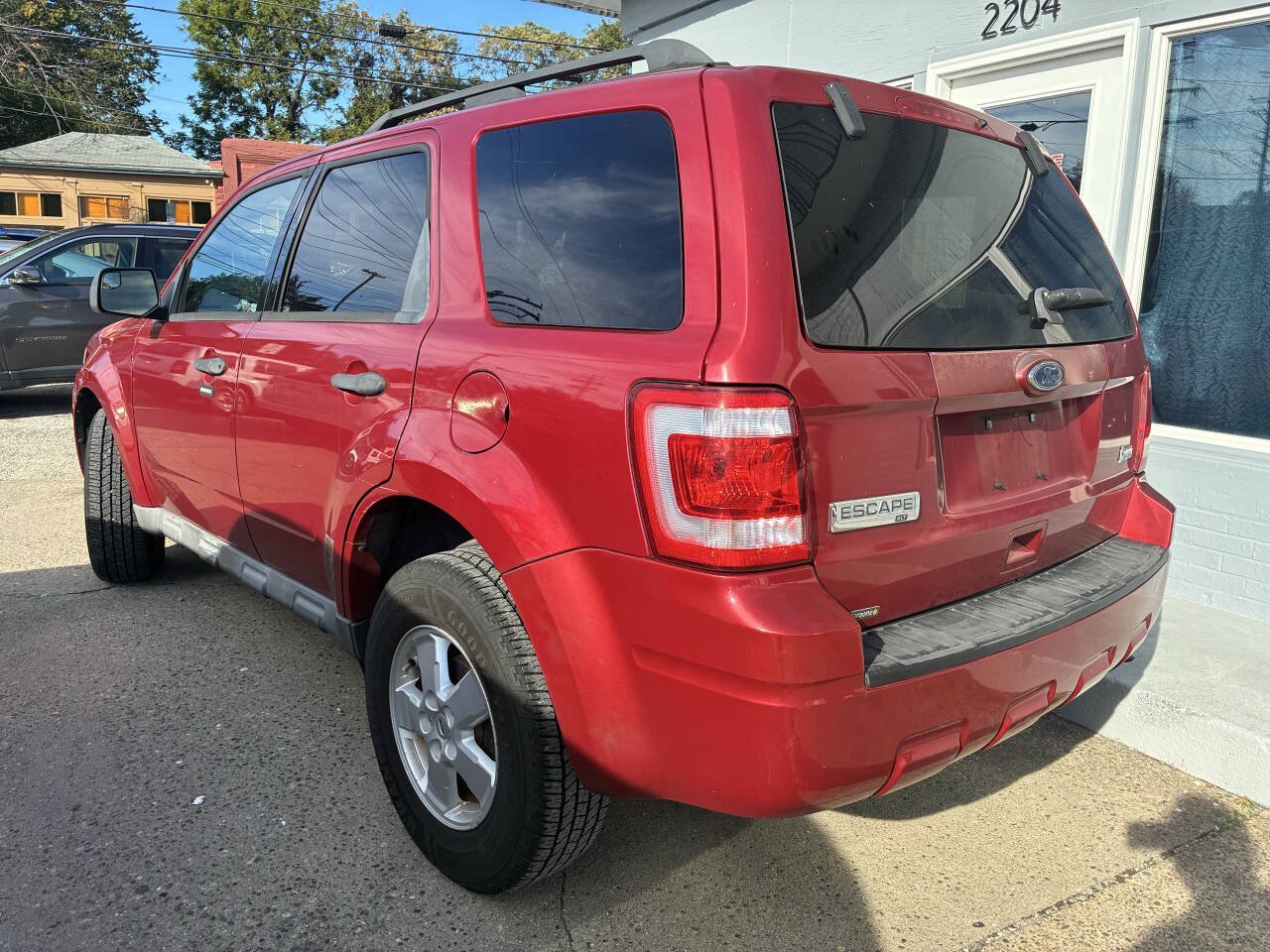 Used 2010 Ford Escape XLT FWD image 3