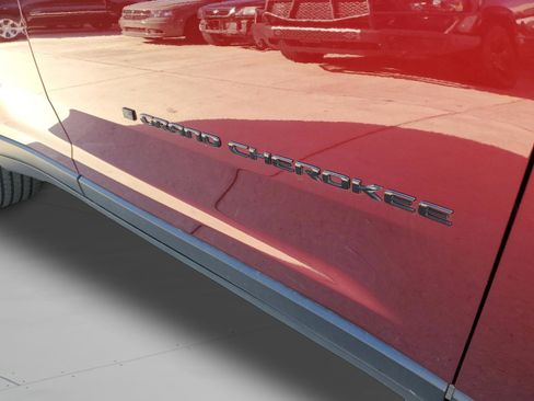 Certified 2025 Jeep Grand Cherokee Altitude image 7