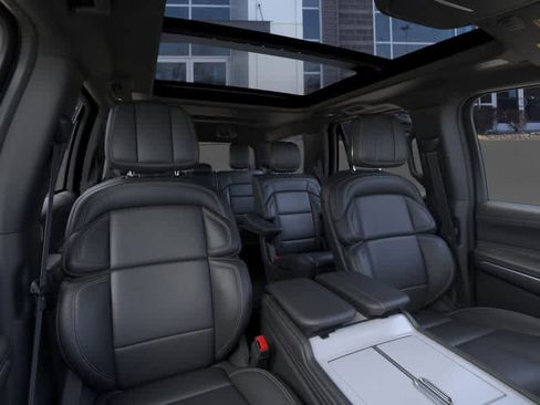 New 2026 Lincoln Navigator Reserve w/ Jet Appearance Package image 10