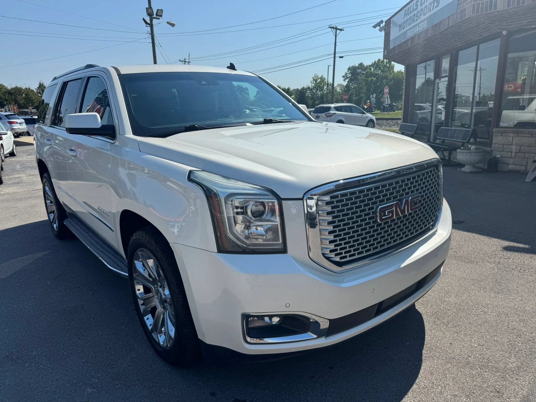 Used 2015 GMC Yukon Denali w/ Touring Package AWD/4WD image 20
