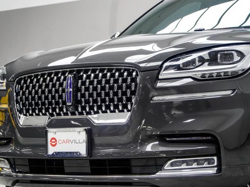 Used 2021 Lincoln Aviator Black Label Grand Touring AWD/4WD image 2