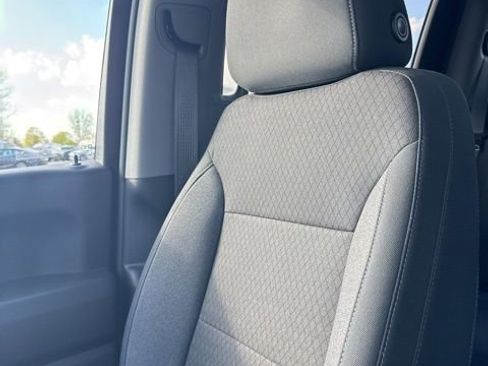 Used 2021 GMC Sierra 1500 4x4 Crew Cab w/ Sierra Value Package image 18