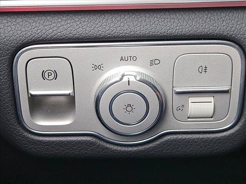 Used 2024 Mercedes-Benz GLE 350 4MATIC image 17