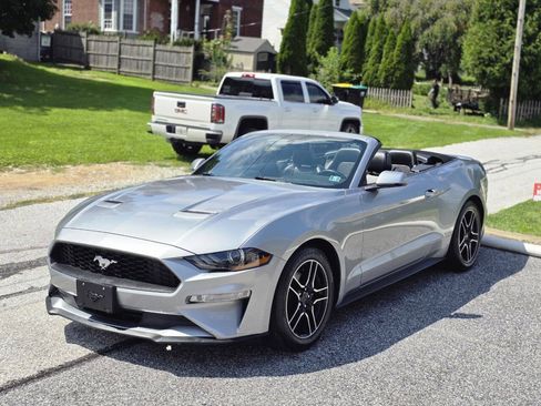 Used 2020 Ford Mustang Premium RWD image 9