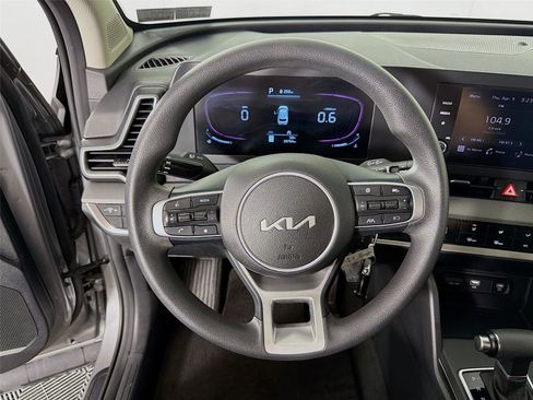 Used 2023 Kia Sportage LX image 12