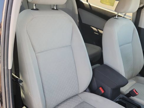 Used 2018 Volkswagen Tiguan S FWD image 15