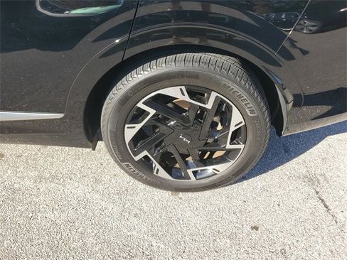 Certified 2023 Kia Sportage SX image 5