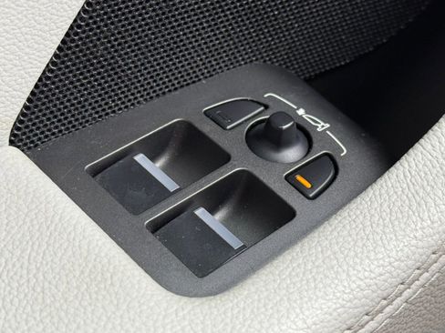 Used 2017 Jaguar F-TYPE Coupe RWD image 29