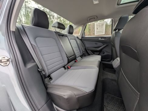 Used 2025 Volkswagen Jetta SE w/ Sunroof Package image 20