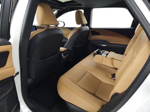 Used 2024 Lexus RX 350 w/ Convenience Package image 33