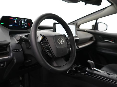 Used 2025 Toyota Prius Limited w/ Limited Premium Package image 18