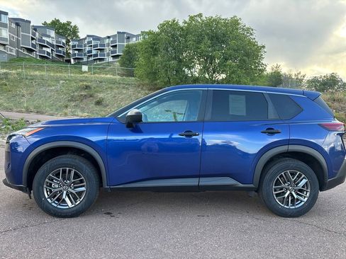 Used 2021 Nissan Rogue S AWD/4WD image 2