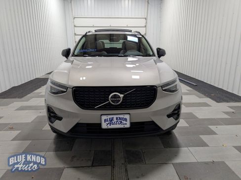 Used 2024 Volvo XC40 B5 Ultimate w/ Protection Package Premier image 6