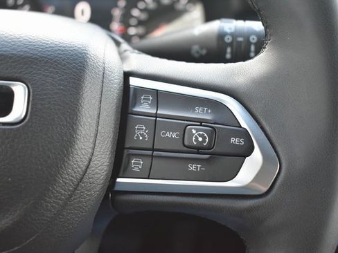 Used 2023 Jeep Compass Limited image 20