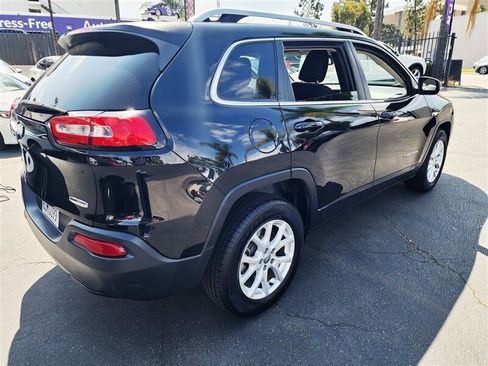 Used 2018 Jeep Cherokee Latitude image 7