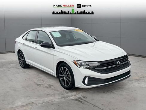 Used 2024 Volkswagen Jetta Sport image 7