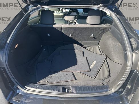 Used 2018 Toyota Prius Three image 26