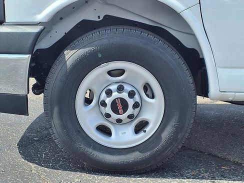New 2025 GMC Savana 3500 w/ Power Convenience Package image 22
