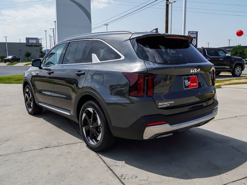 Used 2025 Kia Sorento EX AWD/4WD image 6