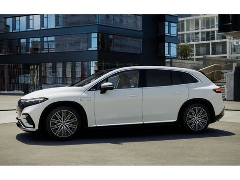 Used 2023 Mercedes-Benz EQS 580 4MATIC SUV image 38