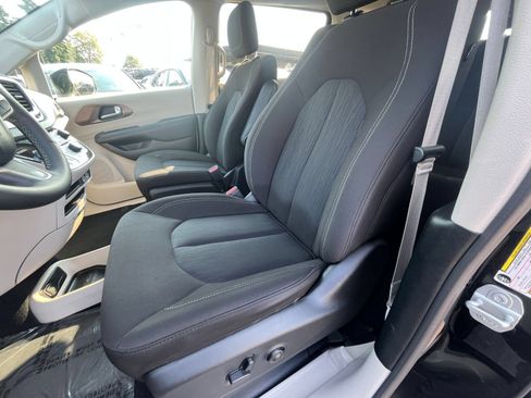 Used 2024 Chrysler Voyager LX FWD image 34