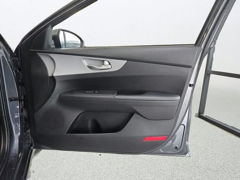 Certified 2023 Kia Forte LXS w/ LXS Technology Package FWD image 23