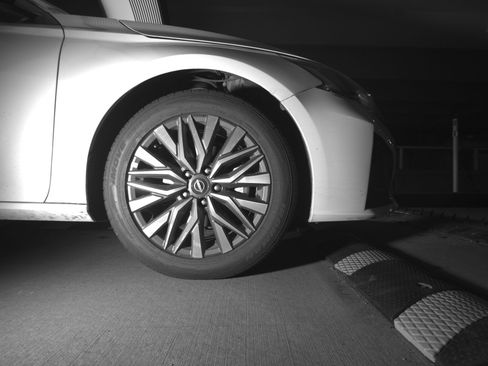 Used 2025 Nissan Altima 2.5 SV FWD image 13