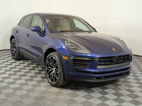 New 2026 Porsche Macan image 8